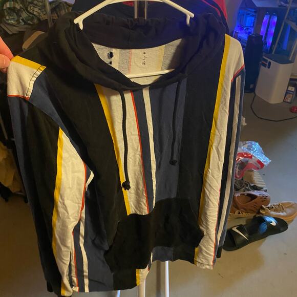 Pacsun Size Medium Hoodie With Small Hole Inside Hood - Picture 4 of 4